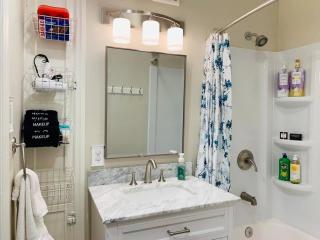 Cottage for 12, Close to Ark, Private Parking, 4BR - 2