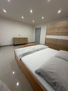 BC APARTMENTs -  - 2