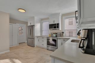 Charming New England Home in West Hartford Center - 4