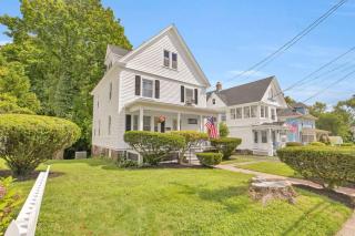 Charming New England Home in West Hartford Center - 6