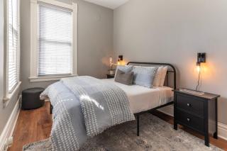 Main Street 2BR, Walk to Bars, Stadiums, Downtown - 1
