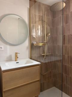 Maison climatisée, deux chambres avec extérieur et parking gratuit - 8