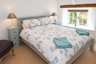 The Nook - Charming cottage, modern living with original features, perfect private garden - 1