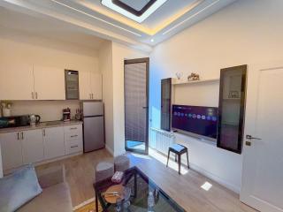 Quiet Oasis near Center Garden & Free Parking 5 - 8