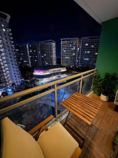 Azure Staycation by Jo & Jo Near Sm Bicutan & NAIA - 3