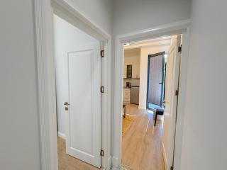 Quiet Oasis near Center Garden & Free Parking 5 - 1