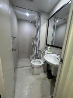 Azure Staycation by Jo & Jo Near Sm Bicutan & NAIA - 1