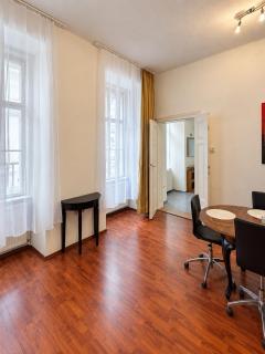 Humble 2BD Apartment Close to Central near Wien Mitte - 7