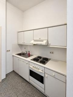 Humble 2BD Apartment Close to Central near Wien Mitte - 3