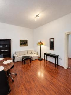 Humble 2BD Apartment Close to Central near Wien Mitte - 9
