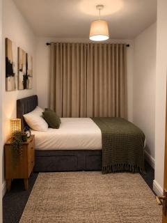 3BR Reading Home, Parking, Garden & WiFi - 5