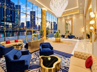 Vogue Vacation Homes, Business Bay Damac Maison Prive near Burj Khalifa and Dubai Mall, Studio Apartment with Canal and City View, Access to all Amenities - 6