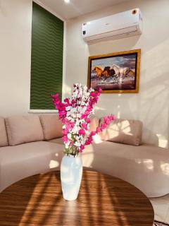 Modern 3BHK Right Next to GigaMall DHA2 Easy Entry - 7