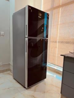 Modern 3BHK Right Next to GigaMall DHA2 Easy Entry - 4