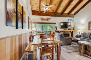 Your gateway to Tahoe with private beach access a lakefront pool & near skiing - 4