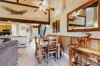 Your gateway to Tahoe with private beach access a lakefront pool & near skiing - 3