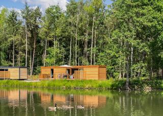 Woodland Lakes Boutique Lodges - 9