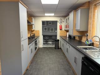 Large 4 Bed House, Sleeps 7, Near NEC, BHX, City Centre - 5