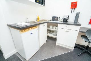 Cosy Studio in Central Coventry w Gym & Games Room - 7