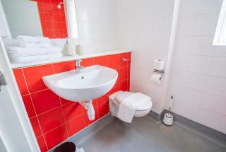 Cosy Studio in Central Coventry w Gym & Games Room - 5