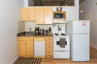 Modern Downtown Loft, Walk Everywhere, LRT at Doorstep - 2