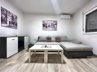 L&B Apartment Niš with Gym & Parking - 8