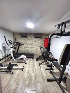 L&B Apartment Niš with Gym & Parking - 1