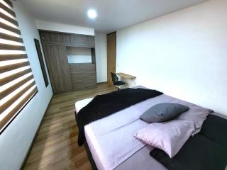Stylish & Minimalist Apartment, up to 6 - 7