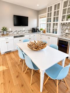 Luxury Oceanfront Retreat with Hot Tub & Sunset Views - 4