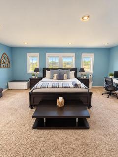 Luxury Oceanfront Retreat with Hot Tub & Sunset Views - 9