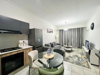 Charming Urban Retreat With Scenic Views - 5