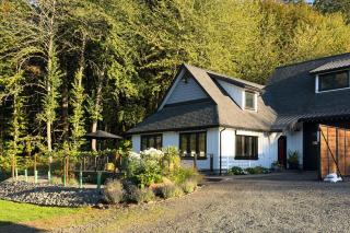 Oregon Wine Country Retreat: Sip & Dine Outside - 8