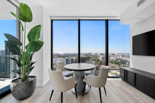 25th Floor Adjoining Suite at the E11even Residences - 7
