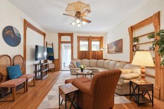 Walk to Medina Square, Historic 1880 Home - 4