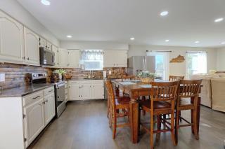 Bourbon Hill Retreat-Sleeps 14- Near Buffalo Trace - 3