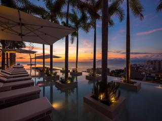 PIER 57 - 610 2 BR & Best Sunset Rooftop in PV - 6
