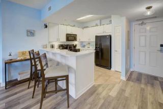 Pool Views, 2 Bed 2 Bath,Balcony, Lagoon Pool,Shuttle,The Palms of Destin - 0