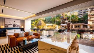 PIER 57- 309 Beautiful 2 BR Condo in Romantic Zone - 0