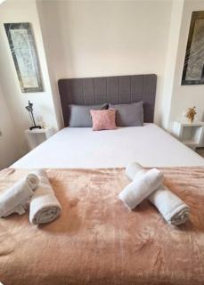 Blush Serenity 2, 5 Min to Square Free Parking - 8