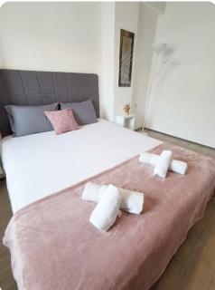 Blush Serenity 2, 5 Min to Square Free Parking - 7