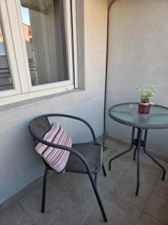 Blush Serenity 2, 5 Min to Square Free Parking - 5