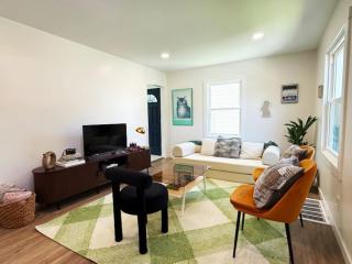 Hip Hyde Park O Bryonville 3BR Close to Everything - 2