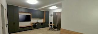 Modern Luxury Studio King Bed & Private Parking - 4