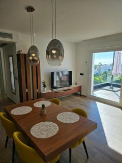 Nice 2 bedroom Bali Apartment with sea views - 8