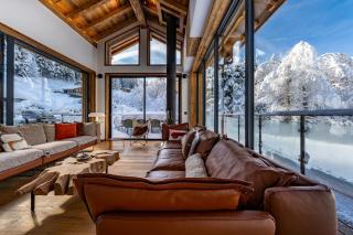 Serviced Luxury Chalet with 10m Indoor Pool - 0
