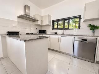 Private Pool Villa- 3BR Near Pereybere Beach - 8