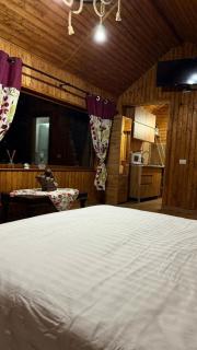 Woodland Cabin - 4