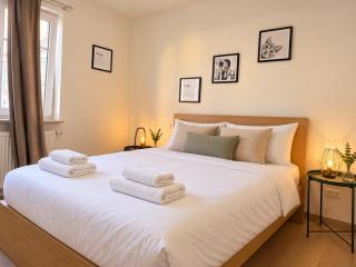Comfy Apartment near the Station with Parking - 2