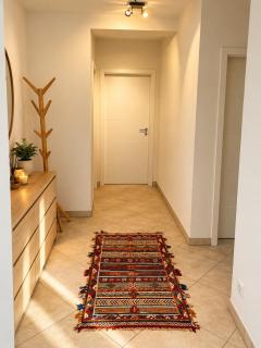 Comfy Apartment near the Station with Parking - 4