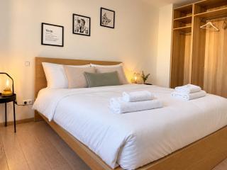Comfy Apartment near the Station with Parking - 3